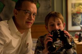 Extremely loud and Incredibly close