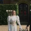 Emma Corrin en Maika Monroe in 100 Nights of Hero.