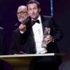 Vincent Meunier wint de César voor beste documentaire gen gaat samen met zijn zoon Simon en zijn vader Michel het podium op.