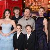 Zoe Colletti, Van Crosby, Theodore Lindsay, Mark Wahlberg, Peter Lindsay en Michelle Monaghan op de wereldpremière van The Family Plan 2 in het Curzon Mayfair in Londen (Engeland) op 11 november 2025.