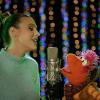 Lele Pons en Gobo in Globo in The First Snow of Fraggle Rock.